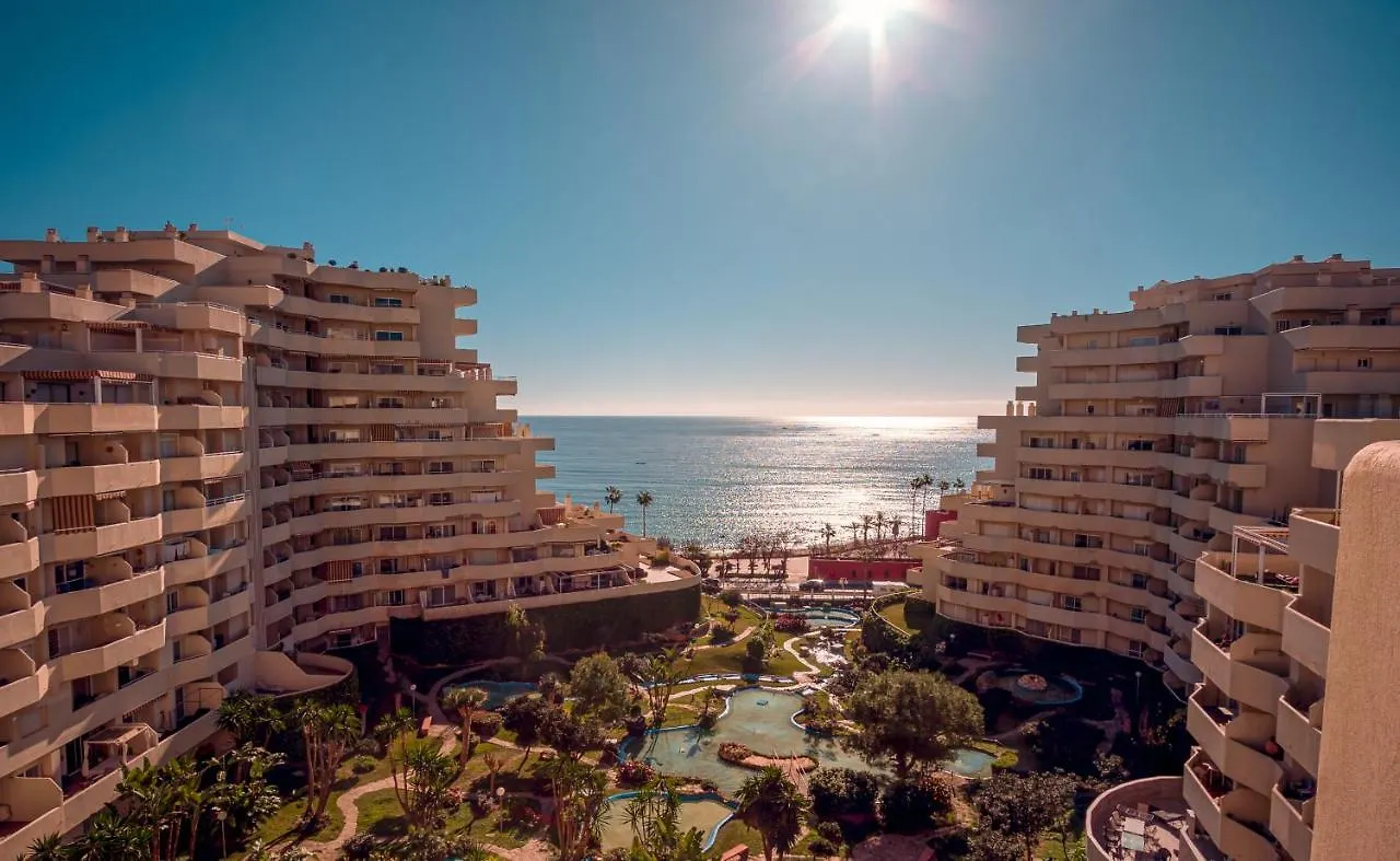 Apartamento Con Terraza Y Piscina - Todoholiday Benalmadena Apartment