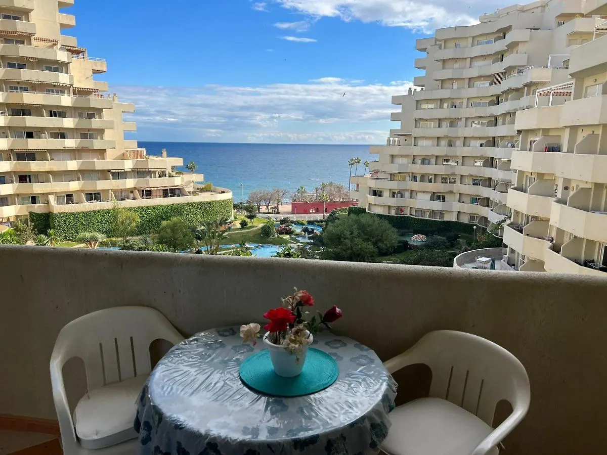 Apartamento Con Terraza Y Piscina - Todoholiday Benalmadena