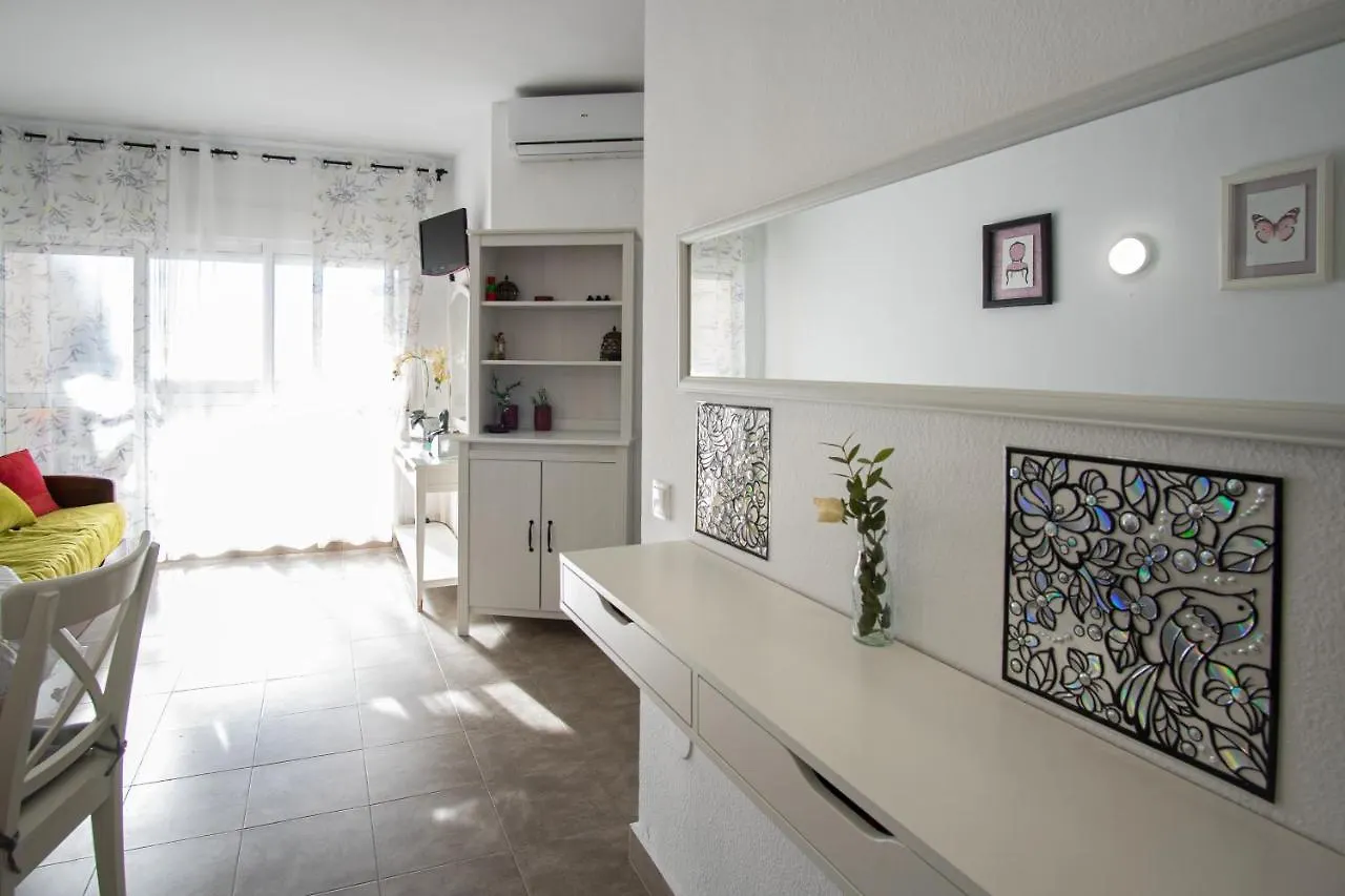 Apartamento Con Terraza Y Piscina - Todoholiday Benalmádena